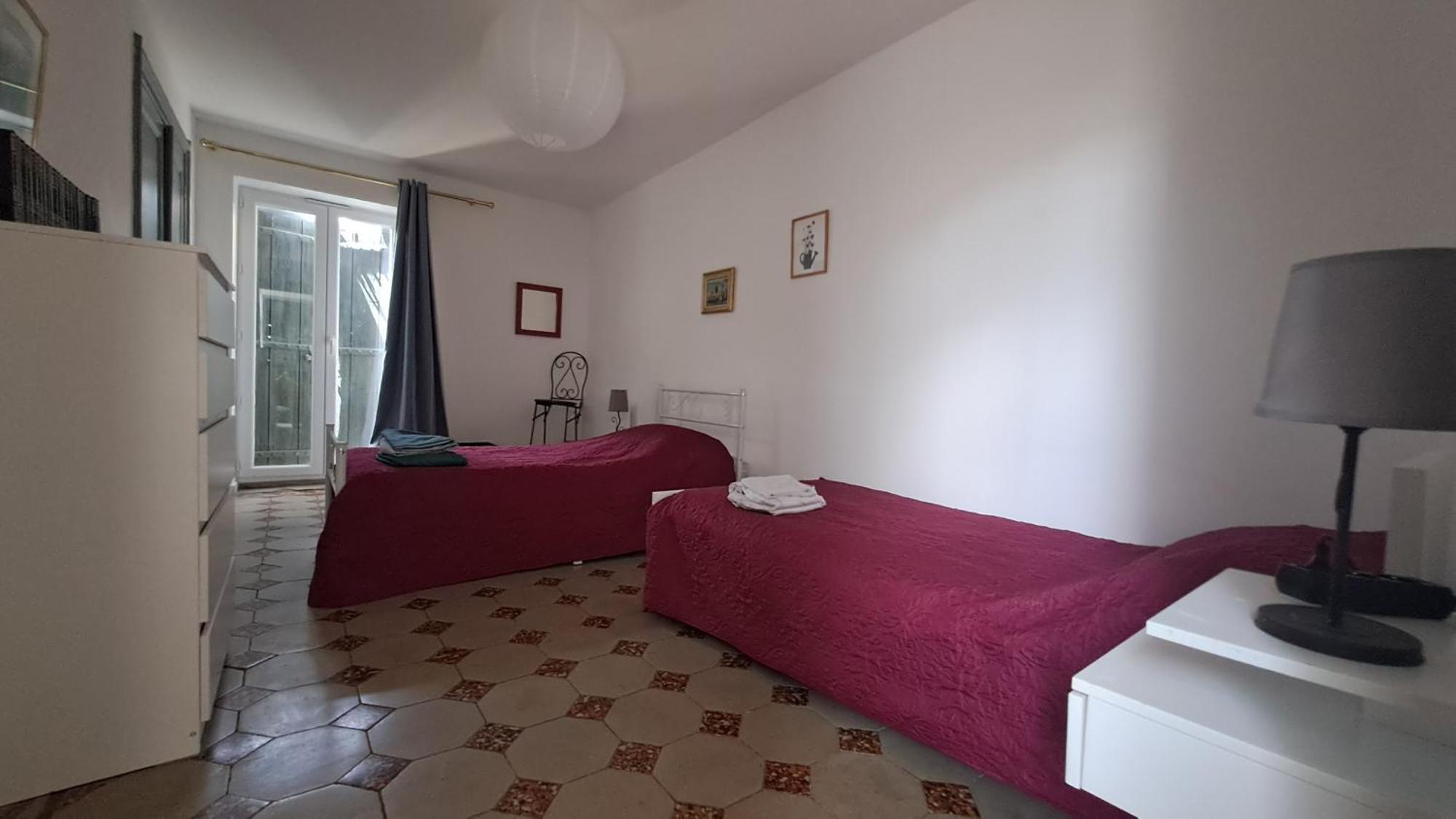 Pres Du Port -Lsm30Conciergerie- Saint-Gilles (Gard) Quarto foto